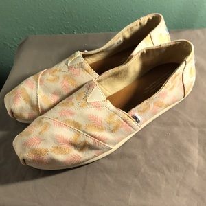 *New* pink and gold TOMS